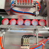 Yüksek Hızlı Otomatik Plastik Kapak Alüminyum Folyo/Köpük Conta Astar Takma Astar Makinesi