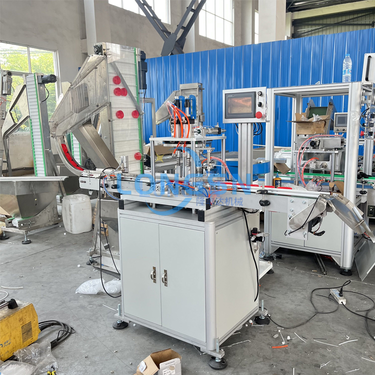 Plastik Kapak Montaj Makinesi