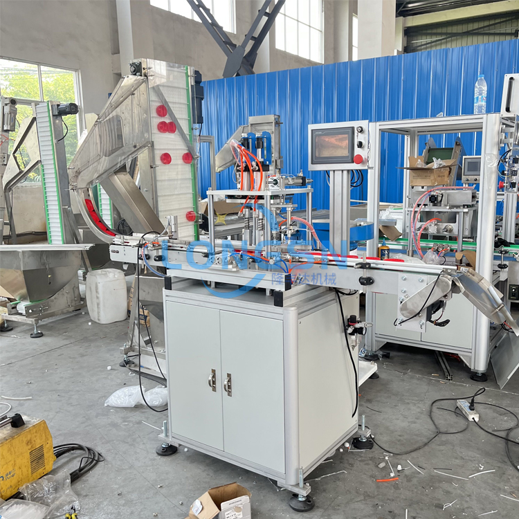 Plastik Kapak Montaj Makinesi