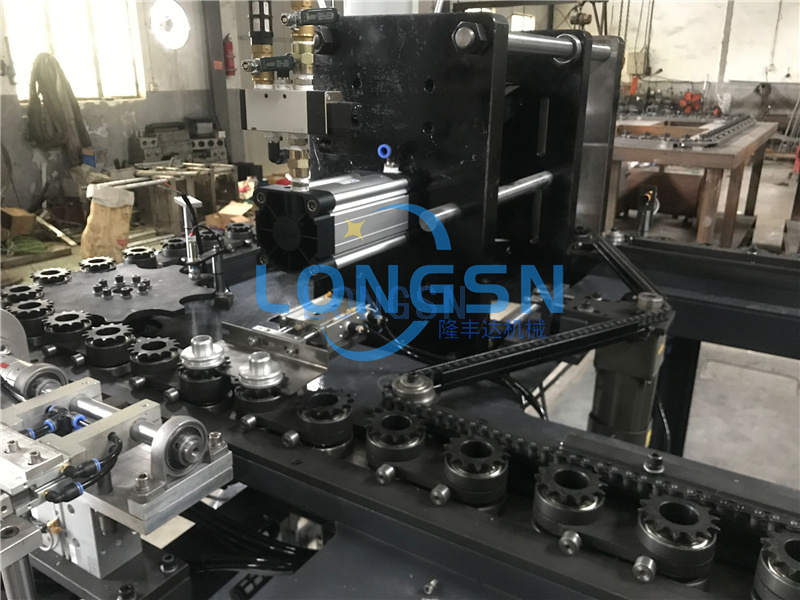 evcil hayvan &uuml;fleme makinesi