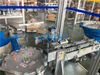 2020 Yeni otomatik kapak kapatma makinesi PE plastik çevirme üst kapak montaj makinesi
