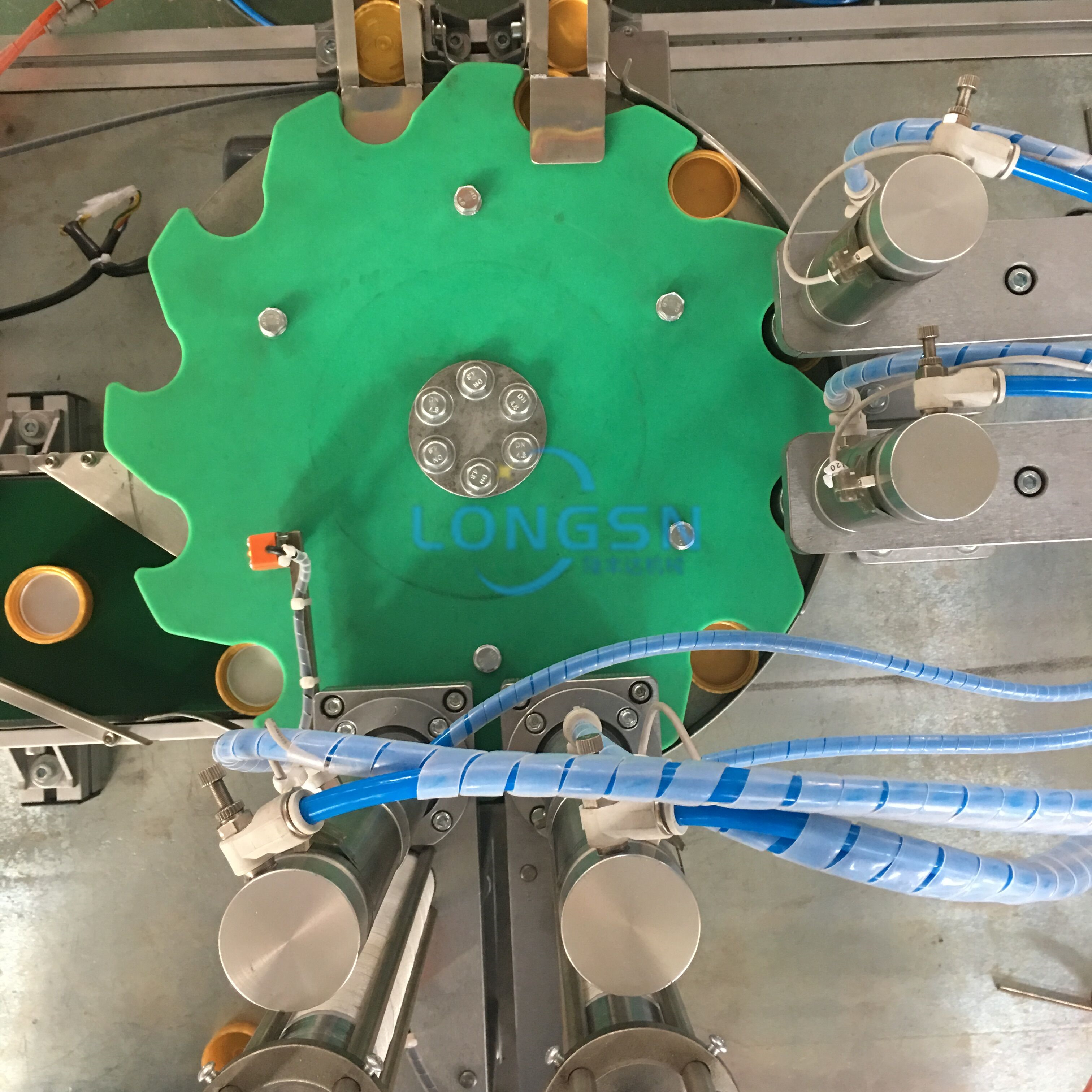 kapak montaj makinesi