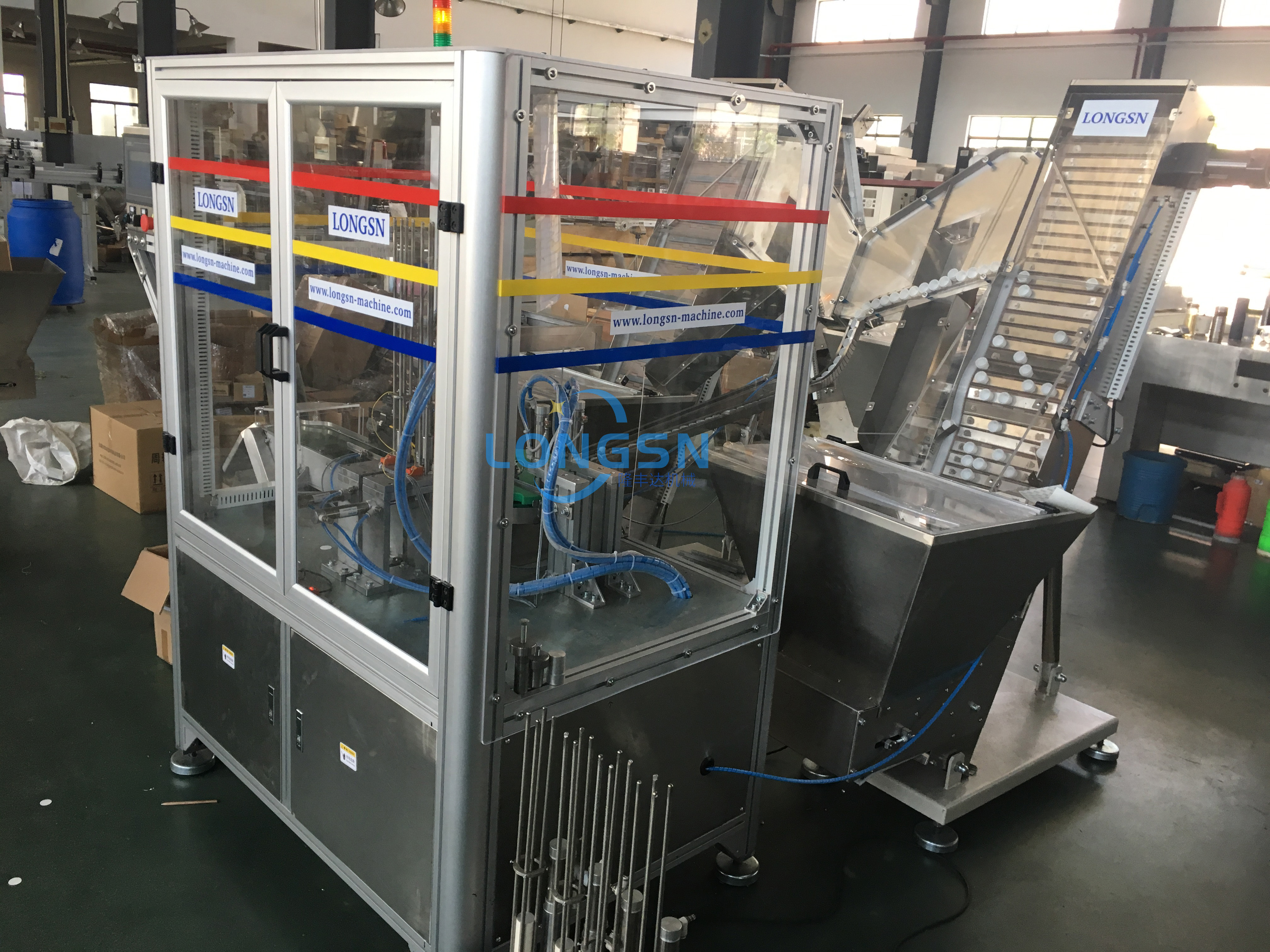 kapak astar takma makinesi